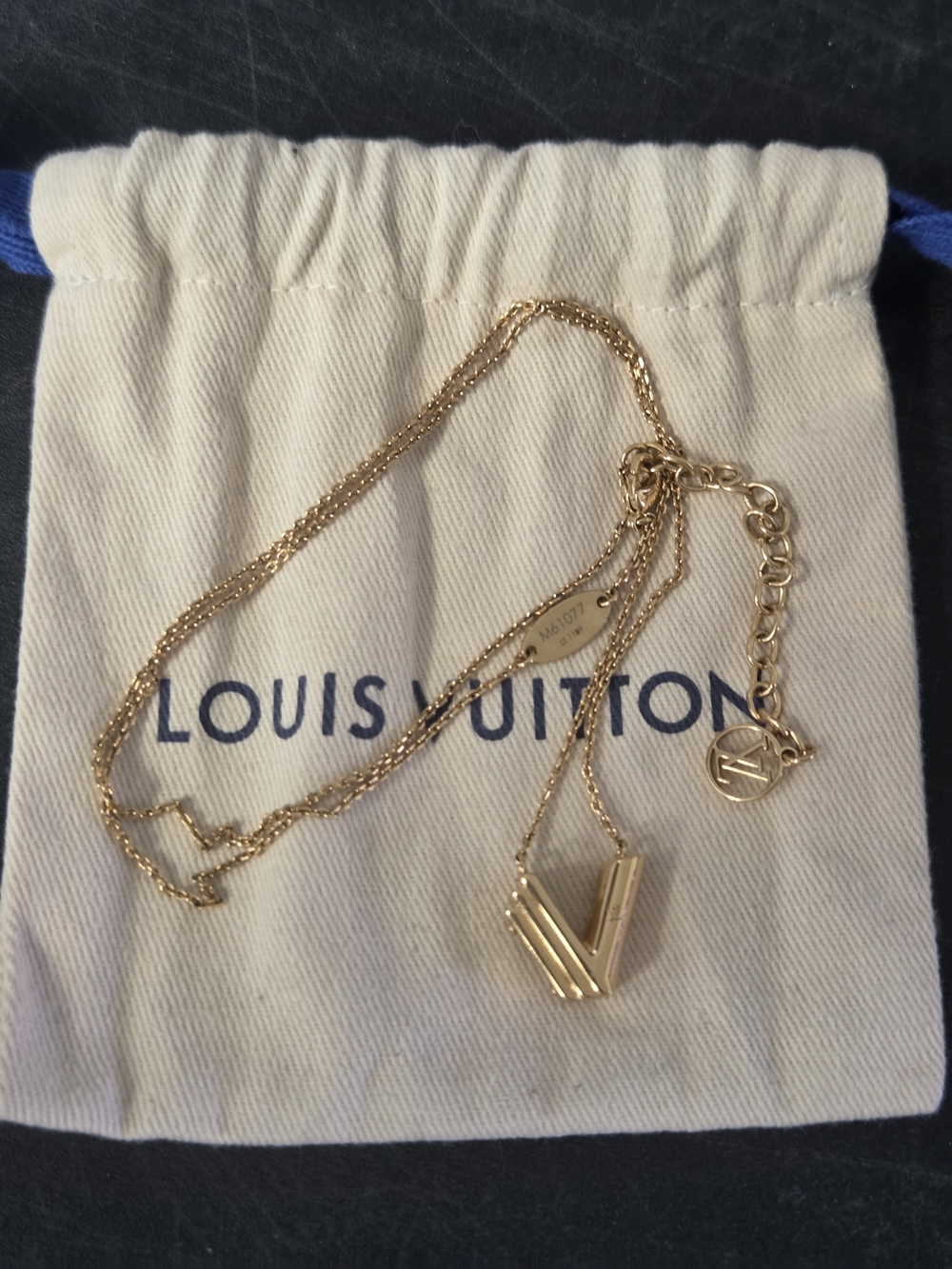 Louis Vuitton Essential V Gold Pendant Necklace M61077 w/ Dust Bag